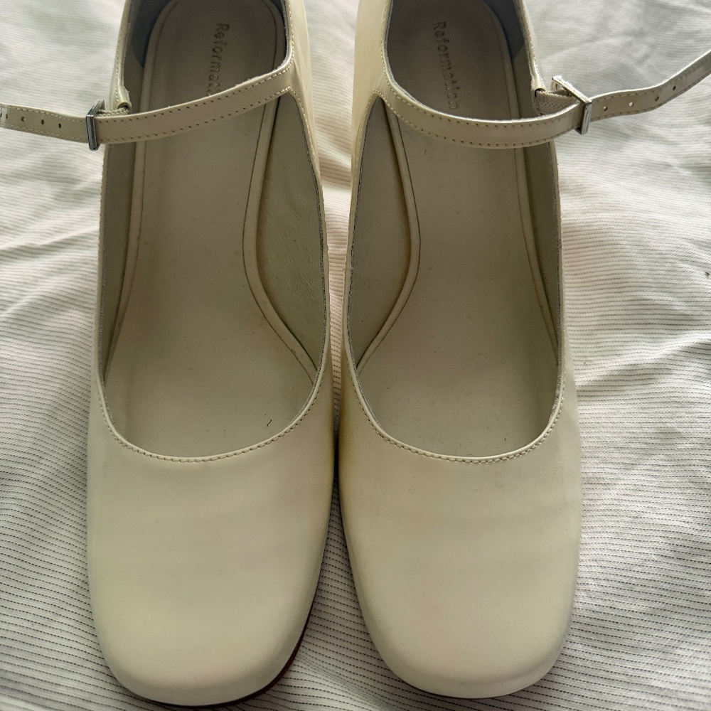 The Reformation 7.5 women's Manuela Mary Jane Pump in white / cream